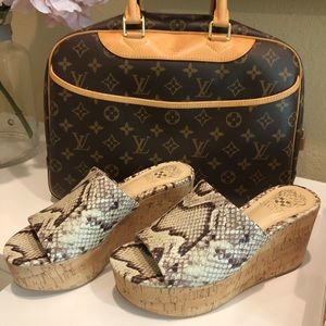 Vince Camuto Platform Sandals